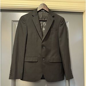 Black Men’s suit jacket 34S excellent condition.